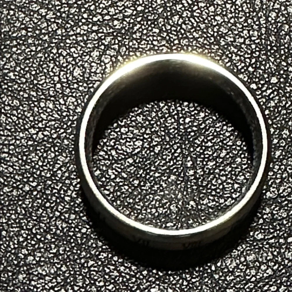 Brushed Silver-Tone Polished Beveled Edge Roman Numerals Unisex Ring